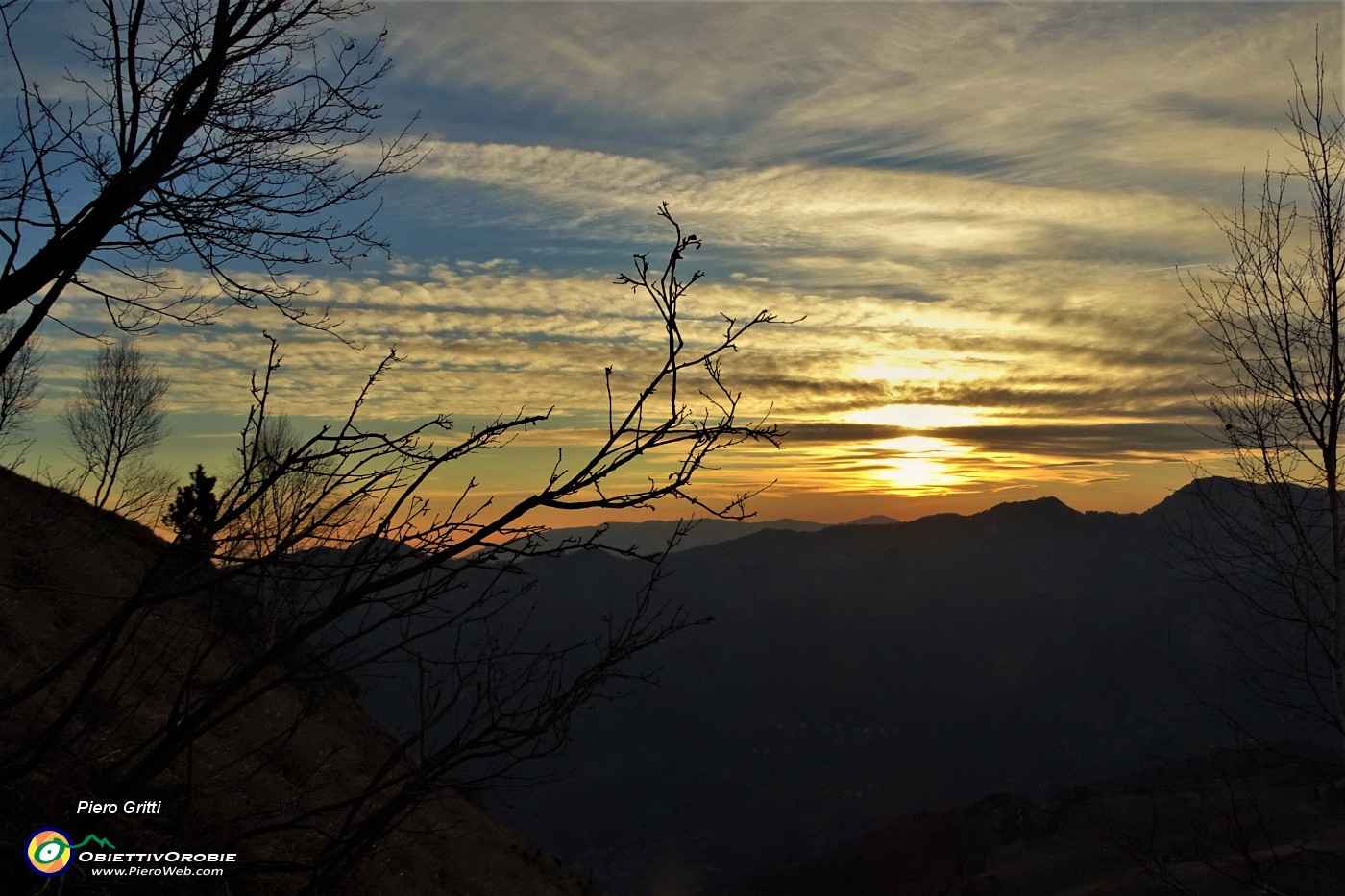 50 Scendo nei colori del tramonto.JPG